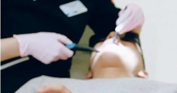 患者植牙時，牙醫疑似用力過猛，螺絲釘桶穿大腦。（示意圖／翻攝Pexels）