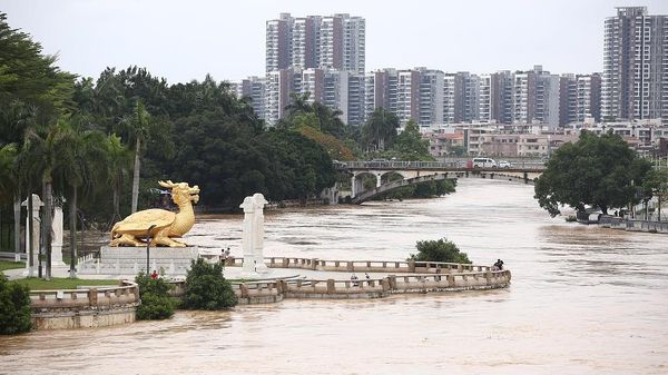 ▲▼廣東新一波強降雨　北部一縣緊急停課。（圖／翻攝CCTV）