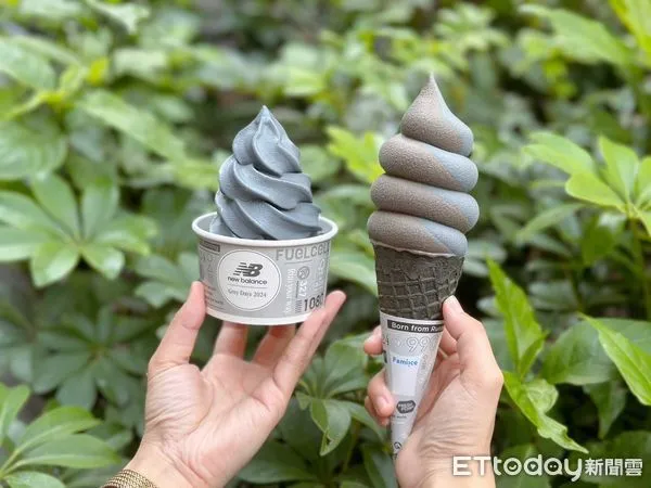 ▲▼全家Fami!ce跨界合作New Balance推出全新「灰潮香草」、「炭焙烏龍」霜淇淋 。（圖／記者蕭筠攝）