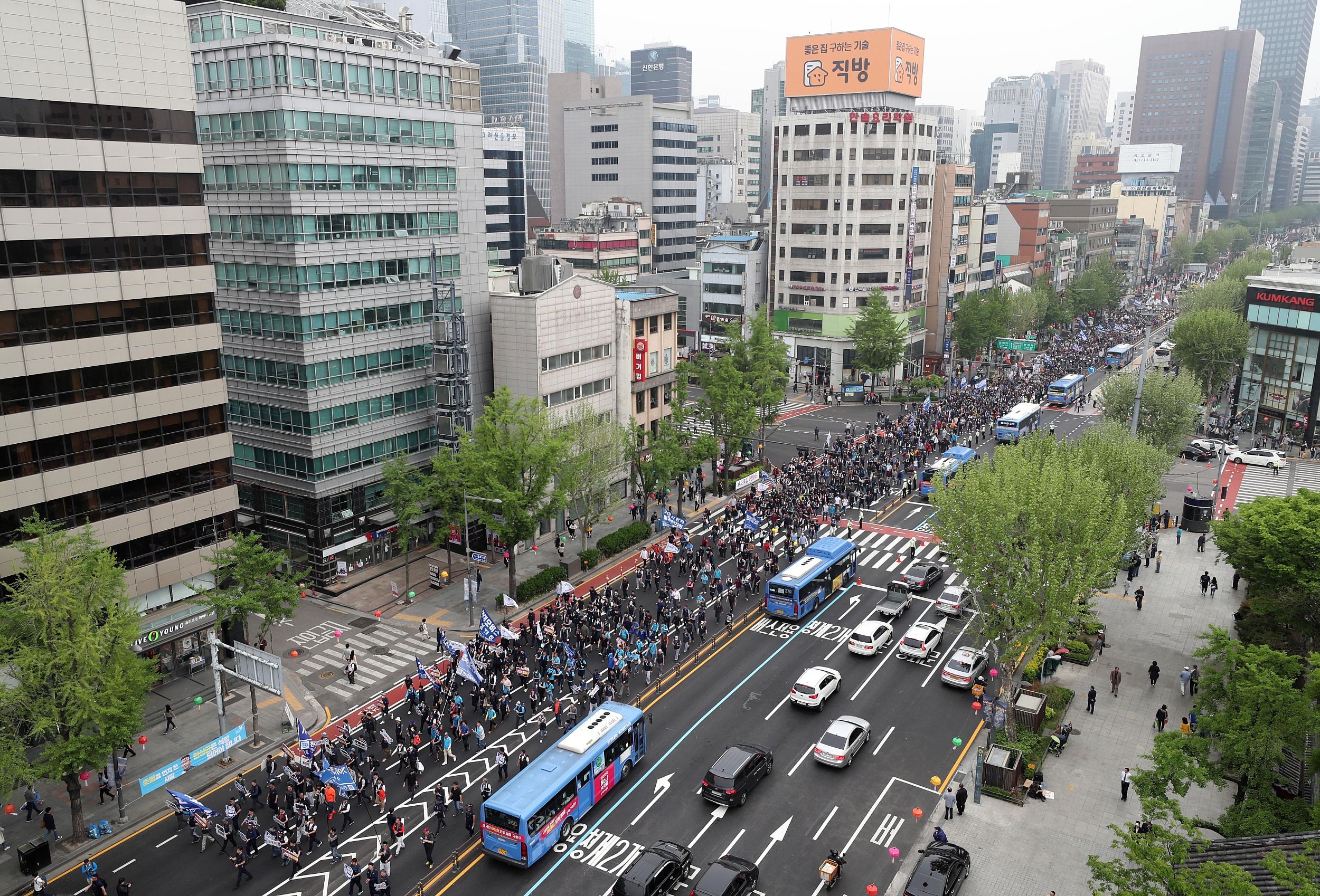 ▲▼ 圖為南韓五一勞動節民眾遊行。（圖／VCG）