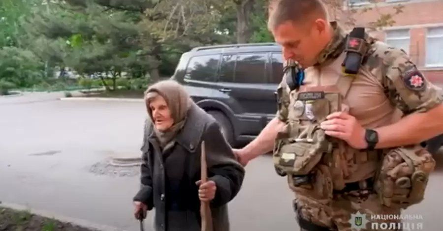 ▲▼烏克蘭98歲阿嬤絲特帕妮芙娜（Lidia Stepanivna）徒步10公里逃過俄軍砲襲和占領。（圖／翻攝X）