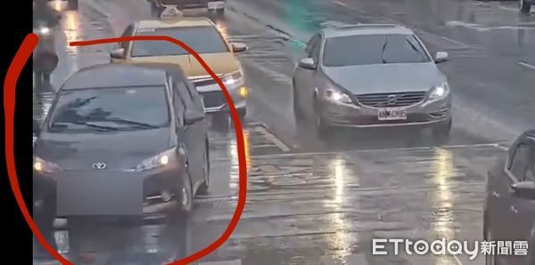 3國中生被問「要不要搭便車」　73歲女到案：不忍看他們淋雨