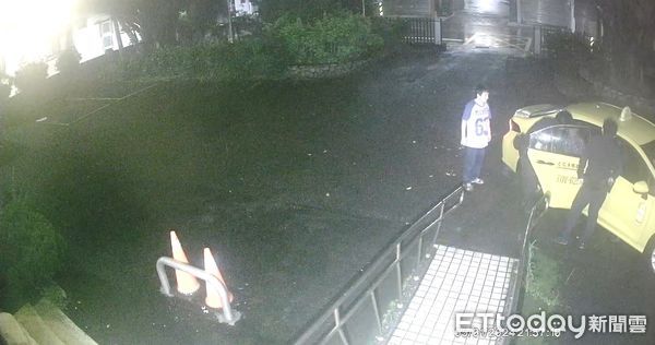 ▲▼目無法紀、破壞警車，醉男GG遭妨害公務送辦             。（圖／記者郭世賢翻攝）