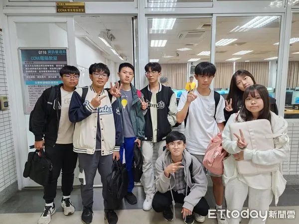 ▲全民e化資訊運動會春季賽，1師8生，全部獲獎，得獎率100%。（圖／記者楊漢聲翻攝）