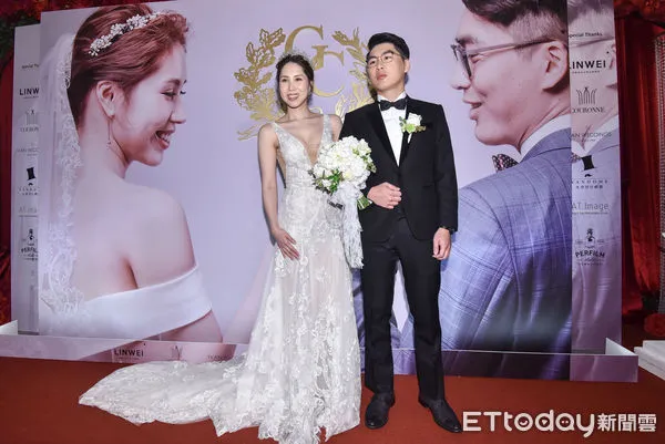 ▲▼余天二女兒余苑綺與老公陳鑒（Gary）2019年於圓山大飯店補辦婚宴。（圖／記者李毓康攝）