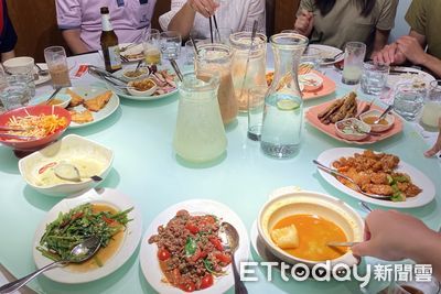 小姑初二回娘家！婆婆要她「取消娘家飯局」　媳：我媽也在等女兒