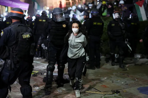 ▲▼加州大學洛杉磯分校（UCLA）2日有至少200人遭到逮捕。（圖／路透）