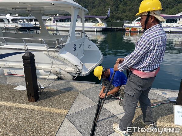 ▲日管處啟動部分碼頭浮排復原工作。（圖／日月潭國家風景區管理處提供）