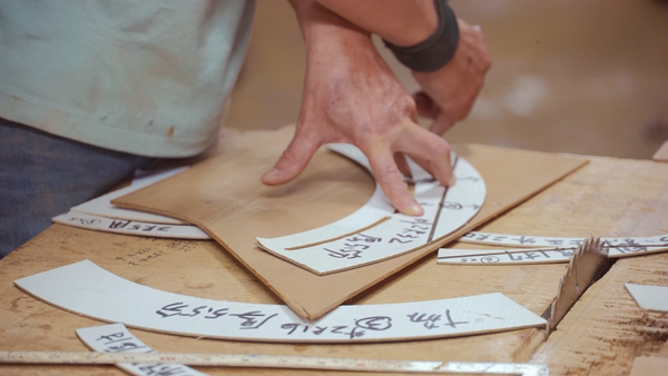 ▲▼大溪老城區,協大木器行,神明桌老師傅,大溪木藝。（圖／記者姜國輝攝）