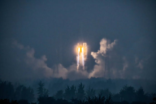 ▲▼嫦娥六號探測器成功發射。（圖／翻攝自微博）