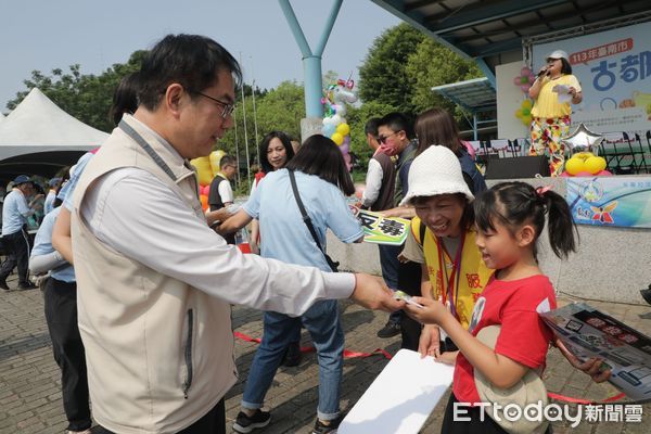 ▲台南市毒品危害防制中心4日辦理「古都囝仔作伙FUN」親子同樂運動會，由市長黃偉哲到場鼓勵。（圖／記者林東良翻攝，下同）