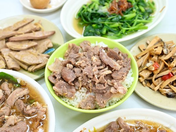 阿仁羊肉羹台中50年老店，用料超實在的羊肉羹，羊肉給量沒在客氣，每天生意都超好。（圖／糖糖提供）