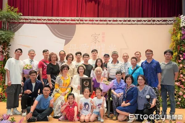 ▲屏東縣政府5日在大禮堂舉辦模範母親表揚             。（圖／屏東縣政府提供，下同）