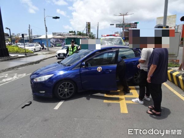 ▲屏東日前發生一起切換車道擦撞事故，造成3人受傷 。（圖／記者陳崑福翻攝，下同）