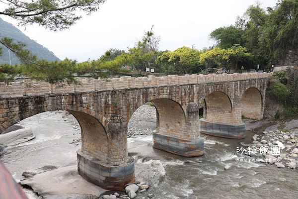 ▲▼ 南投國姓景點北港溪糯米石橋，三級古蹟糯米做的橋。（圖／沙拉提供）