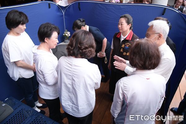 ▲▼花蓮縣長徐榛蔚率女力縣市首長拜會慈濟證嚴上人，感謝慈濟團隊大愛無私奉獻。（圖／花蓮縣政府提供，下同）