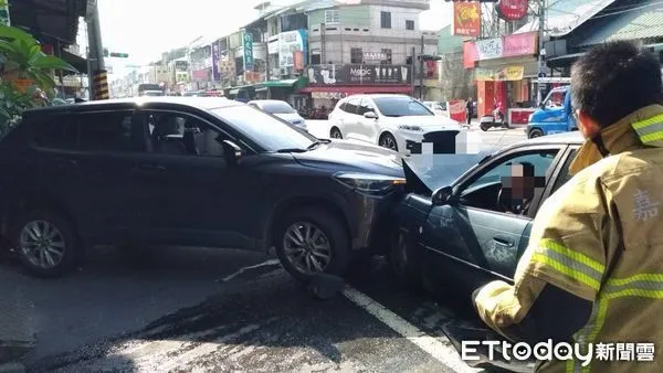 ▲▼            嘉義縣中埔鄉台18線與台3線路口今(7)日上午8時許發生車禍 。（圖／民眾提供）