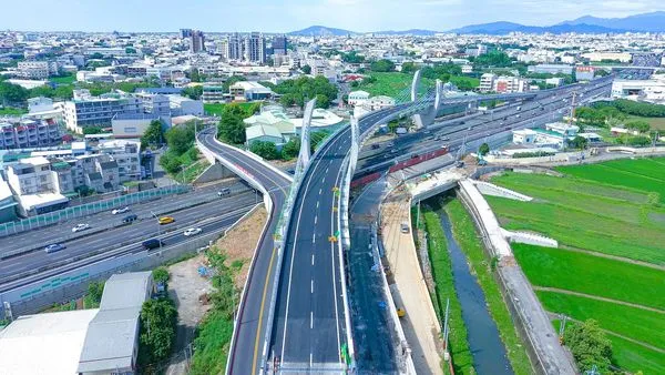 ▲▼國1增設銜接台74線系統交流道。（圖／高公局提供）