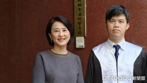 ▲▼國民黨立委王鴻薇（左）被總統府準秘書長潘孟安提告求償，7日到台北地院出庭受訪，批潘孟安辯解不攻自破。（圖／記者黃哲民攝）