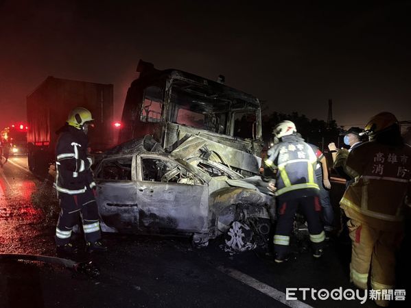 ▲▼國1火燒車疑自撞停路中！再遭貨櫃車追撞　24歲女駕駛「燒成焦屍」。（圖／記者賴文萱翻攝）