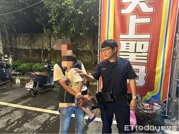 ▲內埔警分局內埔派出所員警幫3歲童找到家人             。（圖／記者陳崑福翻攝）