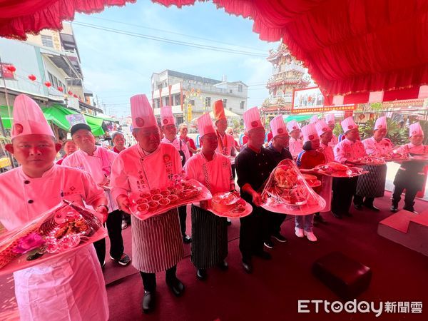 ▲▼  溪北六興宮百匯呈現感謝神恩   。（圖／記者翁伊森攝）