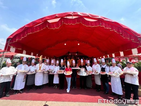 ▲▼  溪北六興宮百匯呈現感謝神恩   。（圖／記者翁伊森攝）