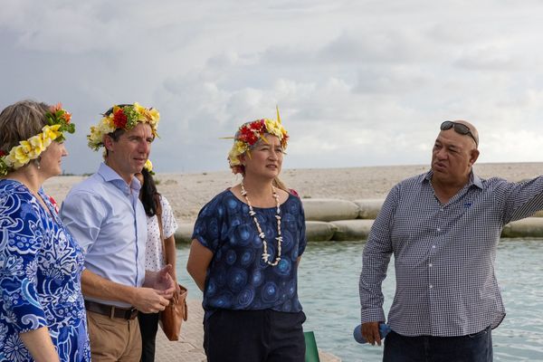 ▲▼澳洲外交部長黃英賢（Penny Wong）5月8日抵達吐瓦魯（Tuvalu）首都富納富提（Funafuti）訪問。（圖／翻攝自X／@SenatorWong）