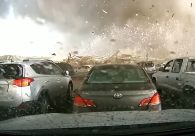 龍捲風橫掃「工廠15秒被夷平」　行車紀錄器畫面曝光