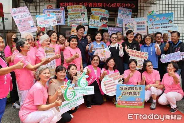 ▲今日上午社區營養推廣分中心聯合揭牌活動，縣長張麗善、衛生局長曾春美、國民健康署研究員黃巧文、虎尾鎮長林嘉弘出席共襄盛舉，共同關心雲林縣長者的健康照護。（圖／記者蔡佩旻翻攝）