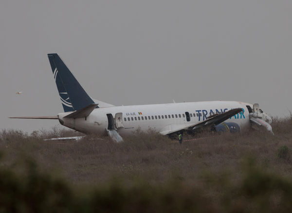 ▲▼波音737又出意外！　塞內加爾機場「衝出跑道」釀10傷。（圖／路透）