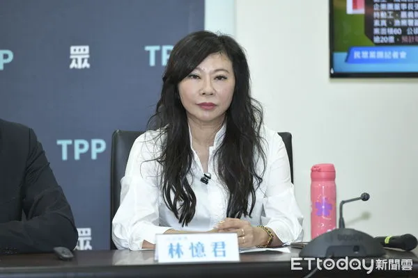 ▲▼民眾黨立委黃國昌、張啟楷、林憶君召開「國家台鹽綠能竟淪綠友友提款機」記者會。（圖／記者湯興漢攝）