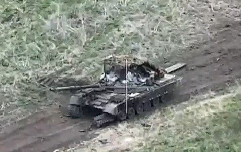 ▲▼俄軍T-80遭烏克蘭M2戰車摧毀。（圖／翻攝烏克蘭軍方X）