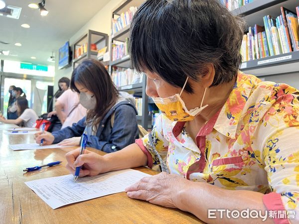 ▲虎尾就業中心與雲林縣銀髮人才服務據點舉辦「薪馨相印銀向好薪」青銀世代聯合徵才活動。（圖／記者蔡佩旻翻攝）