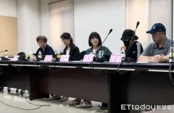 ▲▼女選手控遭教練性騷揉胸。（圖／記者賴文萱翻攝）