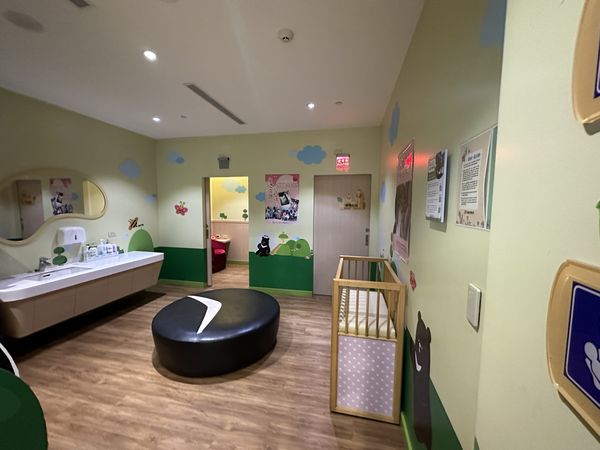 ▲▼桃機五星哺乳室提供免費尿布、嬰兒床、遊戲區，連國外旅客也驚艷。（圖／桃園機場公司提供）