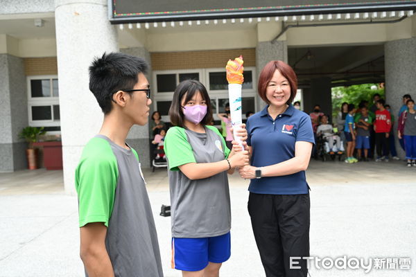 ▲全障運傳遞聖火，台東縣府允諾全力支持。（圖／記者楊漢聲翻攝）