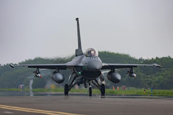 ▲▼國軍520就職典禮空中操演。F-16V。（圖／翻攝國防部發言人臉書）