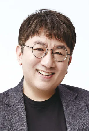 ▲HYBE稱房時爀可能有臉盲症。（圖／翻攝自韓網）