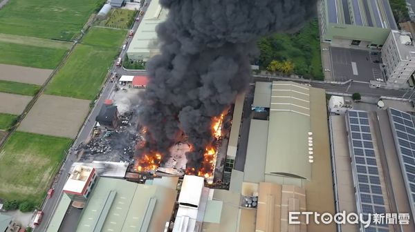 ▲▼台南佳里萊芉寮工廠火警。（圖／記者林東良翻攝）