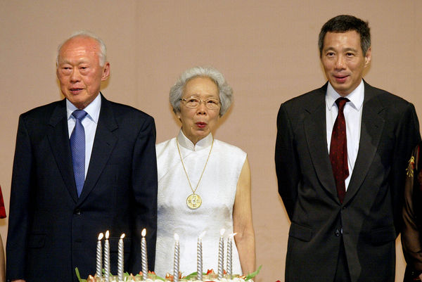 ▲▼新加坡總理李顯龍與父親李光耀、母親柯玉芝。（圖／達志影像／美聯社）