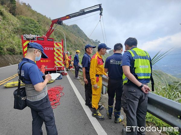 ▲▼阿里山公路有人墜落300米深山谷             。（圖／記者翁伊森翻攝）