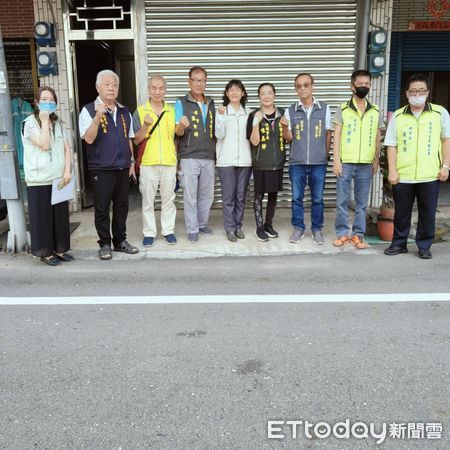 ▲台南市勞工局結合5個市級總工會，針對家境困苦又遭逢職災事故勞工，致贈弱勢職災勞工家庭慰問金。（圖／記者林東良翻攝，下同）