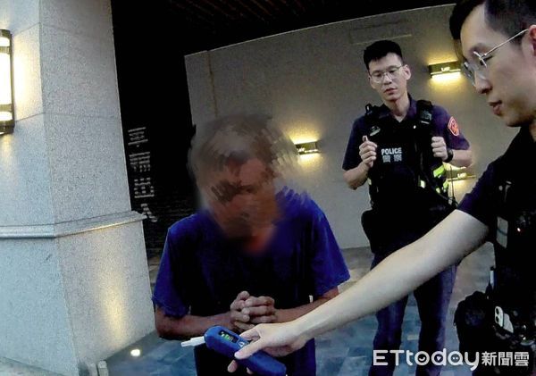 ▲台南市警二分局警網攔車查獲44歲洪姓男子涉嫌酒駕，並持有安毒，被警方依法送辦。（圖／記者林東良翻攝，下同）