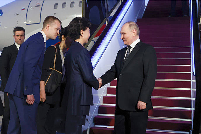 ▲▼俄羅斯總統普丁抵達北京。（圖／翻攝自觀察者網）