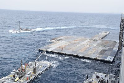 美國防部：人道援助「浮動碼頭」正移往加薩 最快未來幾天內啟用