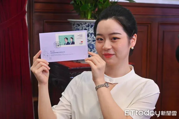 ▲▼520就職典禮行前說明會&紀念郵票展示，第十六任總統副總統就職紀念郵票。（圖／記者李毓康攝）