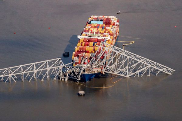 ▲▼美國馬里蘭州巴爾的摩市（Baltimore）凱伊橋（Francis Scott Key Bridge）3月26日凌晨遭達利號（Dali）貨輪撞斷。（圖／路透）