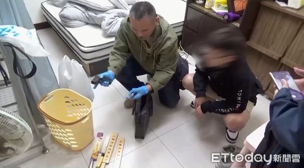 ▲北市少年警察隊逮捕涉嫌暴力討債的竹聯幫麒麟堂老大及成員5人到案。（圖／記者張君豪翻攝）