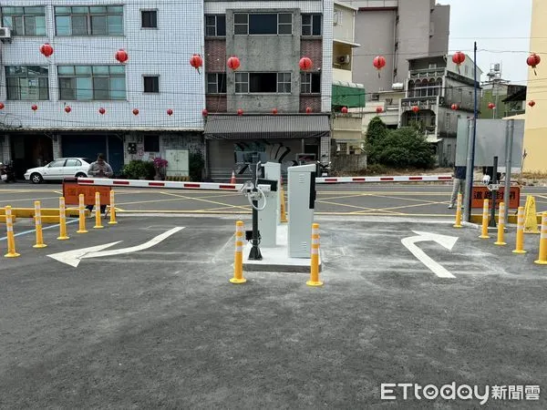 ▲萬丹市場停車場5月16日起正式收費             。（圖／記者陳崑福翻攝）